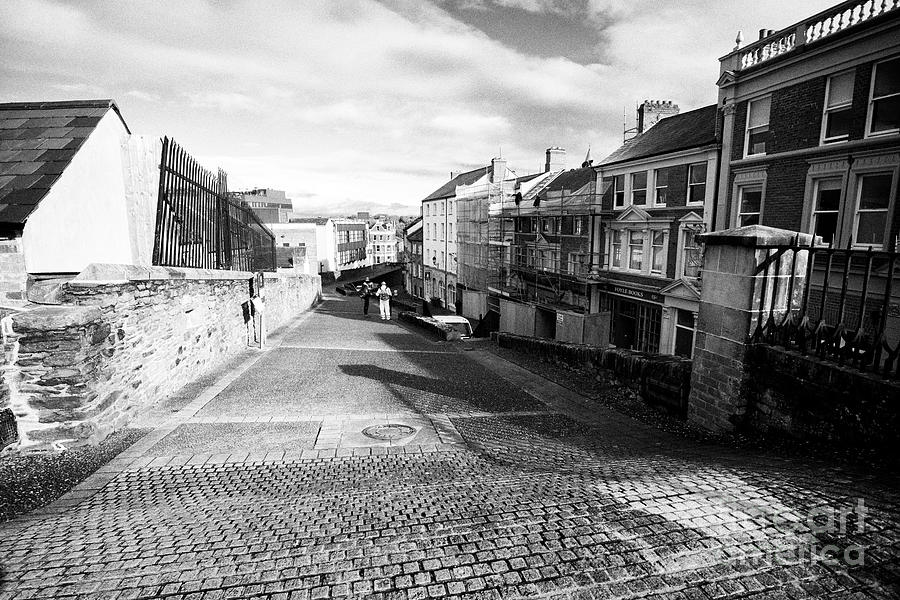 Looking Down Derrys Walls From The Top Of Castle Gate Derry Londonderry ...