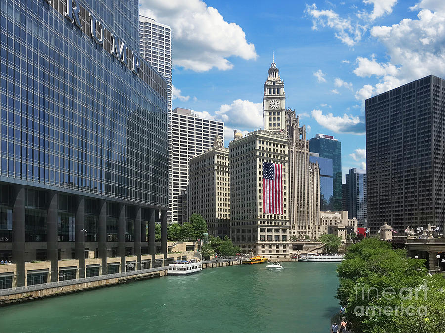 Looking east down the Chicago River towards the Wrigley Building on the 4th of  July.  Photograph by Gunther Allen