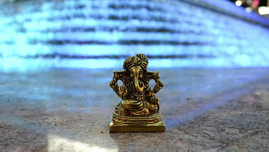 Lord Ganesha at Winter Lights show 2020 at Canary Wharf blue lights by Santosh Puthran Lord Ganesha at Winter Lights show 2020 at Canary Wharf blue lights by Santosh Puthran