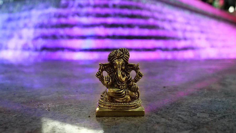Lord Ganesha at Winter Lights show 2020 at Canary Wharf pink background by Santosh Puthran Lord Ganesha at Winter Lights show 2020 at Canary Wharf pink background by Santosh Puthran