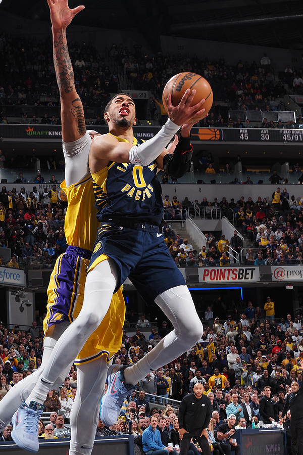 Los Angeles Lakers v Indiana Pacers Photograph by Ron Hoskins