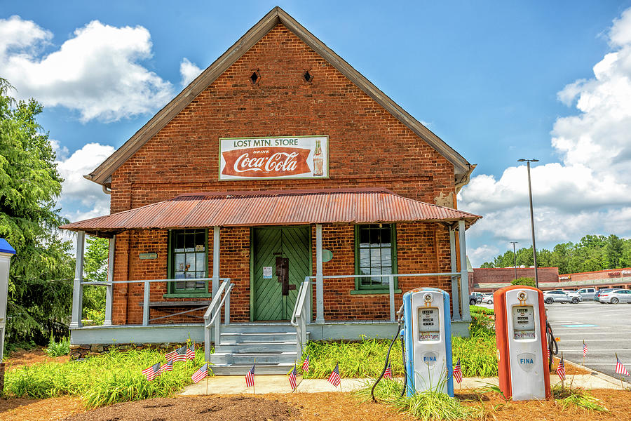 Lost Mountain Store in Powder Springs,GA - Built in 1881 Photograph by Peter Ciro