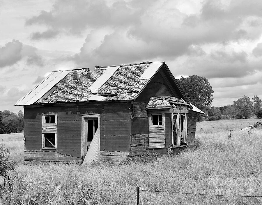 Lost Prairie Home Bw Photograph By Linda Brittain Fine Art America