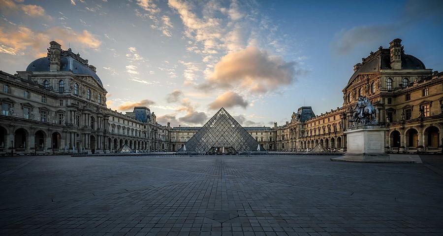 Louvre at Dawn Photograph by Dave Koch