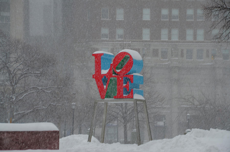 Love in the Winter - Philadelphia Photograph by Bill Cannon