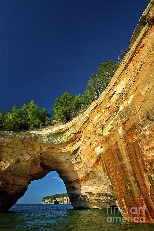Lovers Leap Archway of Pictured Rocks National Lakeshore SL8270 Photograph by Mark Graf