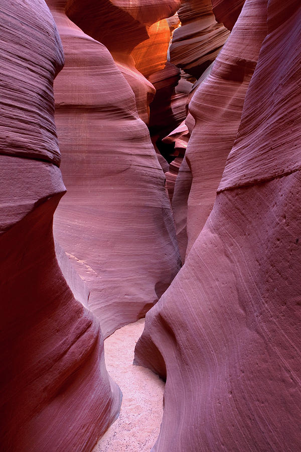 is lower antelope canyon a slot canyon