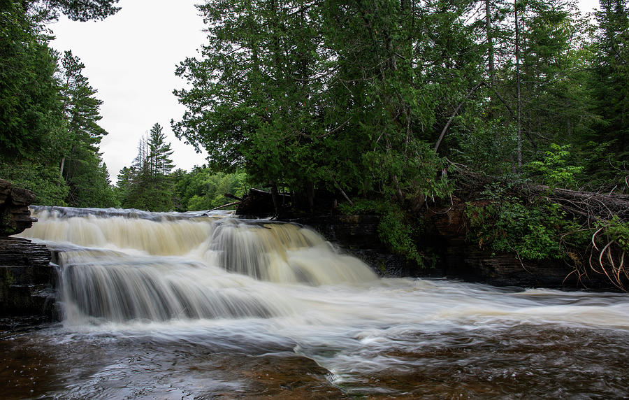 Lower Tahquamenon Waterfall Photograph by Dan Sproul