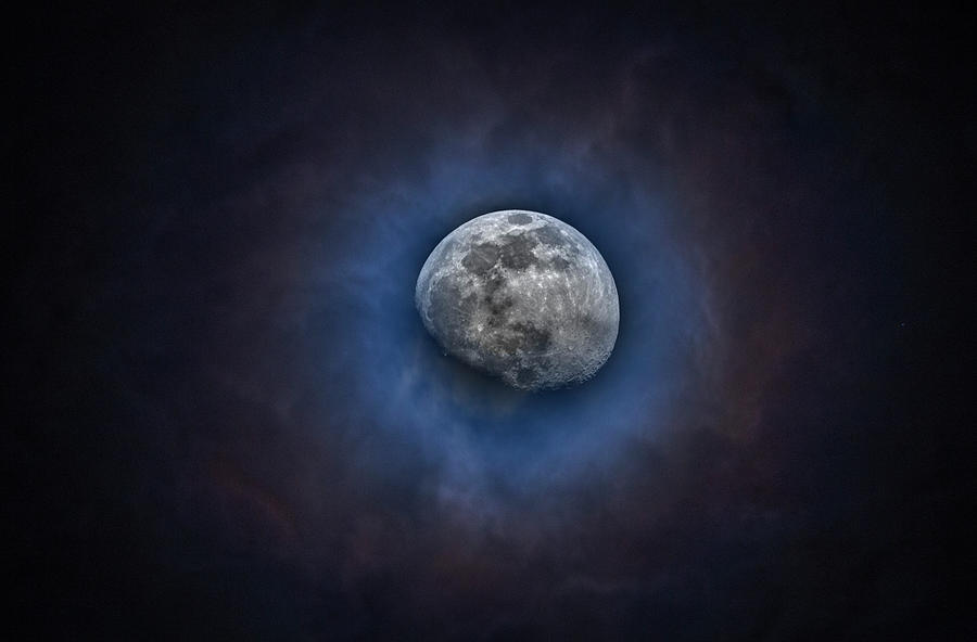 Luna Corona Photograph by John Meader