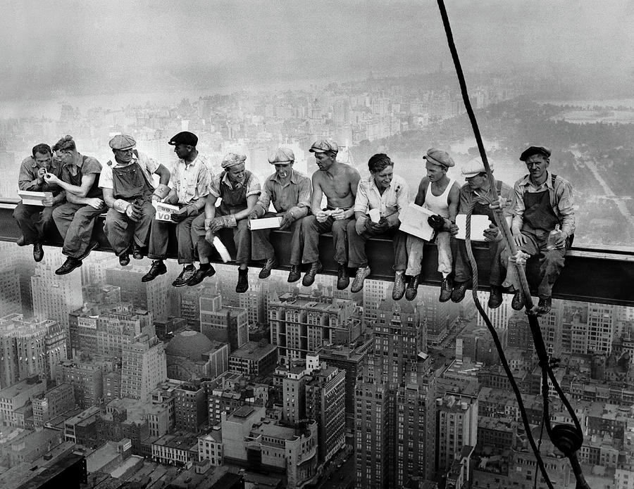 Lunch Atop A Skyscraper Painting - Lunch Atop a Skyscraper, New York Construction, 1932 by Historical Photo
