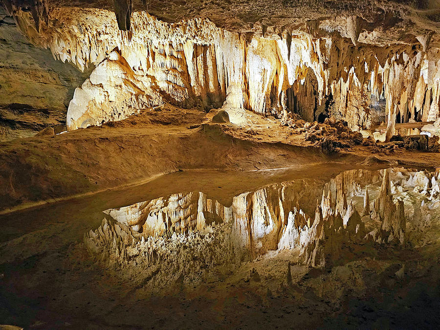 Luray Caverns Virginia Photograph by Roberta Byram