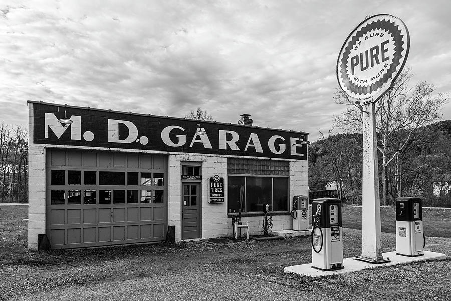 M D Garage Gas Station Photograph by Dale Kincaid