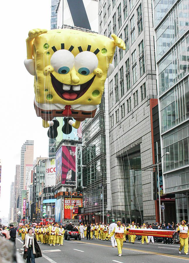 Macys Parade - Spongebob Photograph By Mark Chandler 