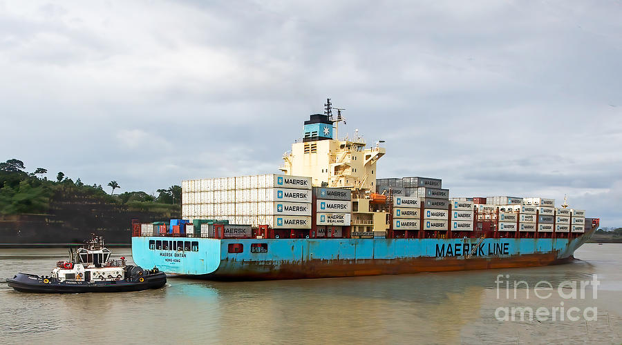Maersk Bintan out of Hong Kong Photograph by L Bosco