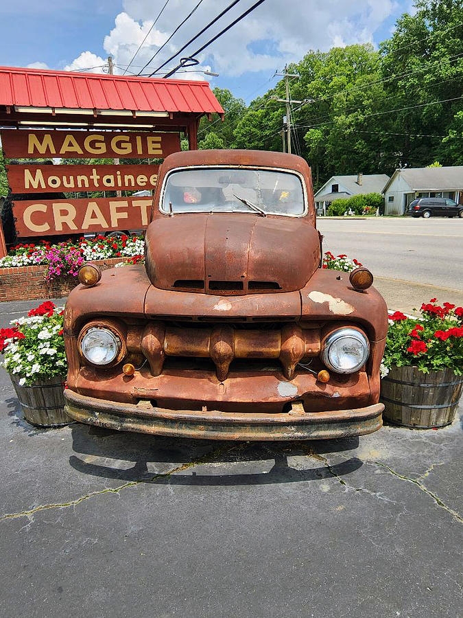 Mountain Photograph - Maggie Valley Rust Bucket by Laurie Perry