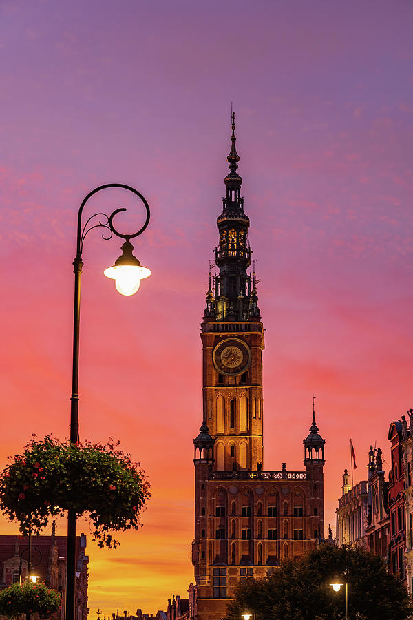Main Town Hall In Gdansk At Twilight Photograph by Artur Bogacki