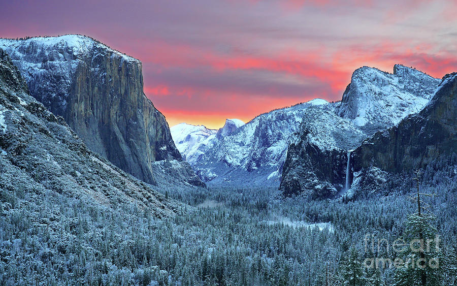 Majestic morning in Yosemite - 2023 Photograph by Benedict Heekwan Yang