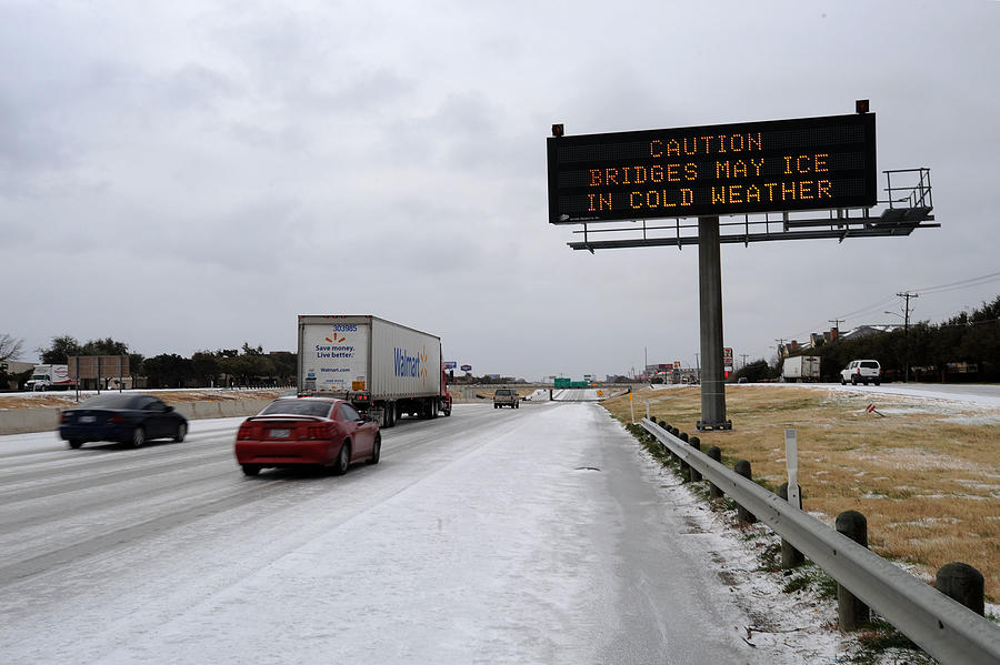 Major Ice Storm Hits Dallas Area Photograph by Michael Heiman