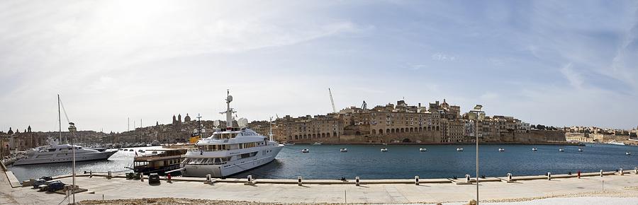 Malta, Birgu, Dockyard Creek Photograph by Westend61