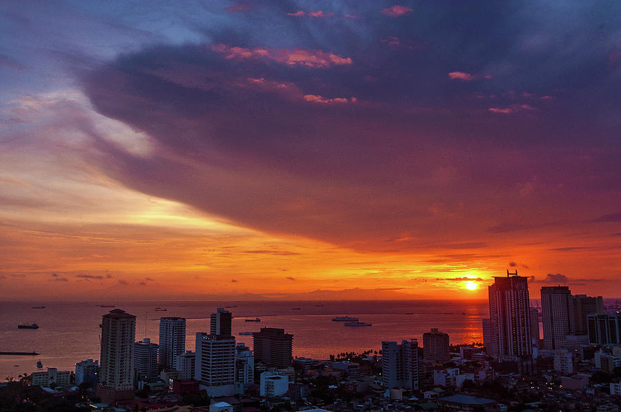 Manila Sunset Cityscape Photograph by Arj Munoz
