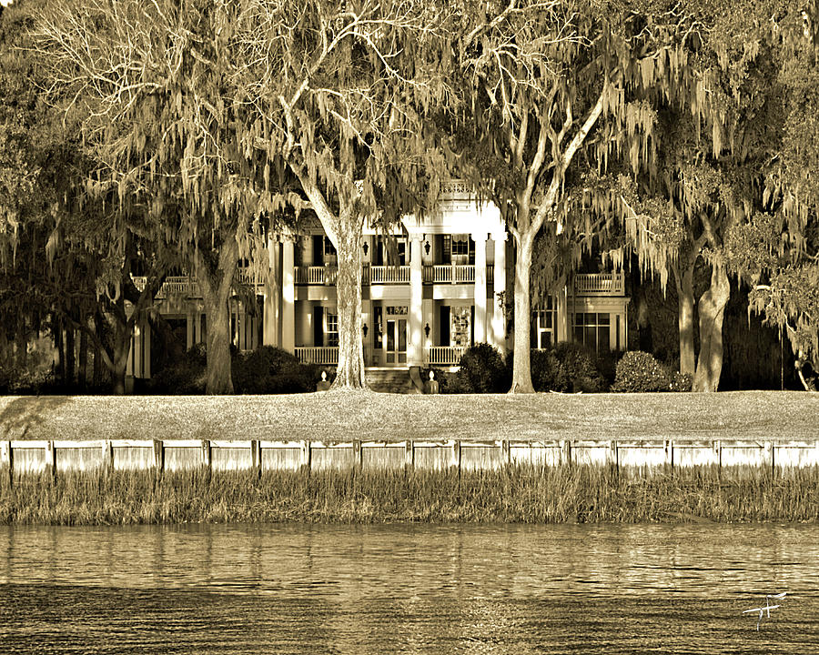 Mansion on the Skidaway River Photograph by Theresa Fairchild