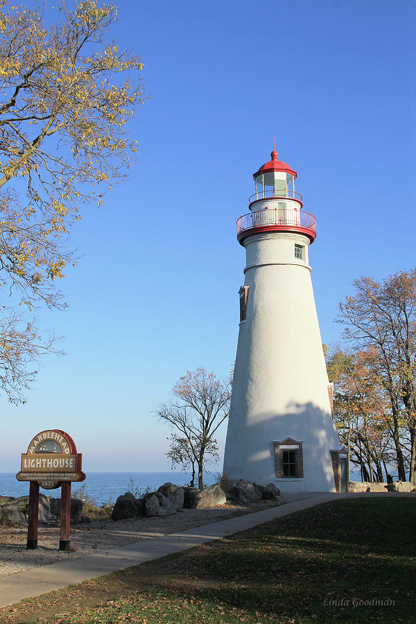 Marblehead Lighthouse Photograph by Linda Goodman - Fine Art America