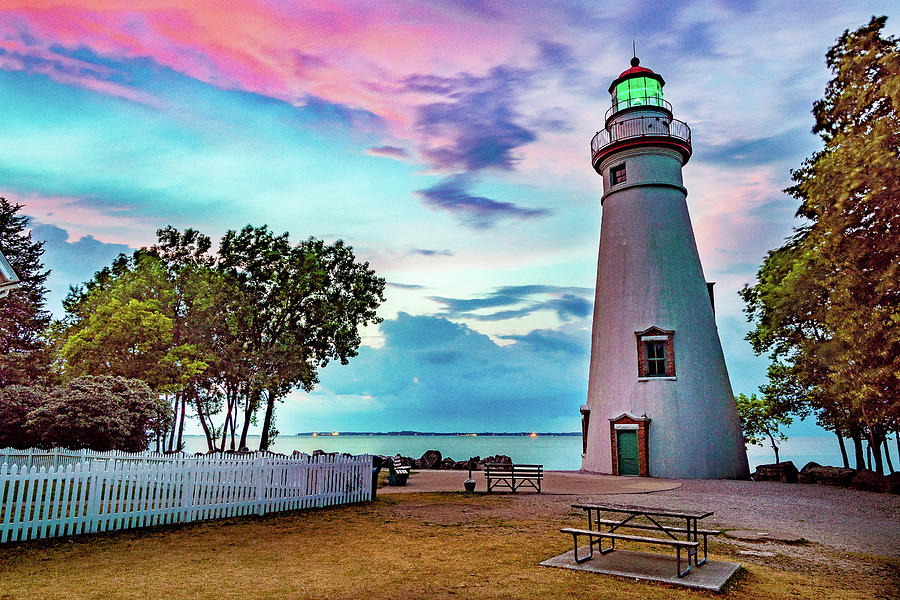 Marblehead Lighthouse State Park Ohio Photograph by Dave Morgan