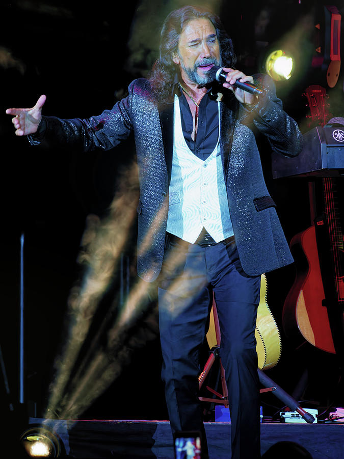 Marco Antonio Solis in Concert Photograph by Ron Dubin