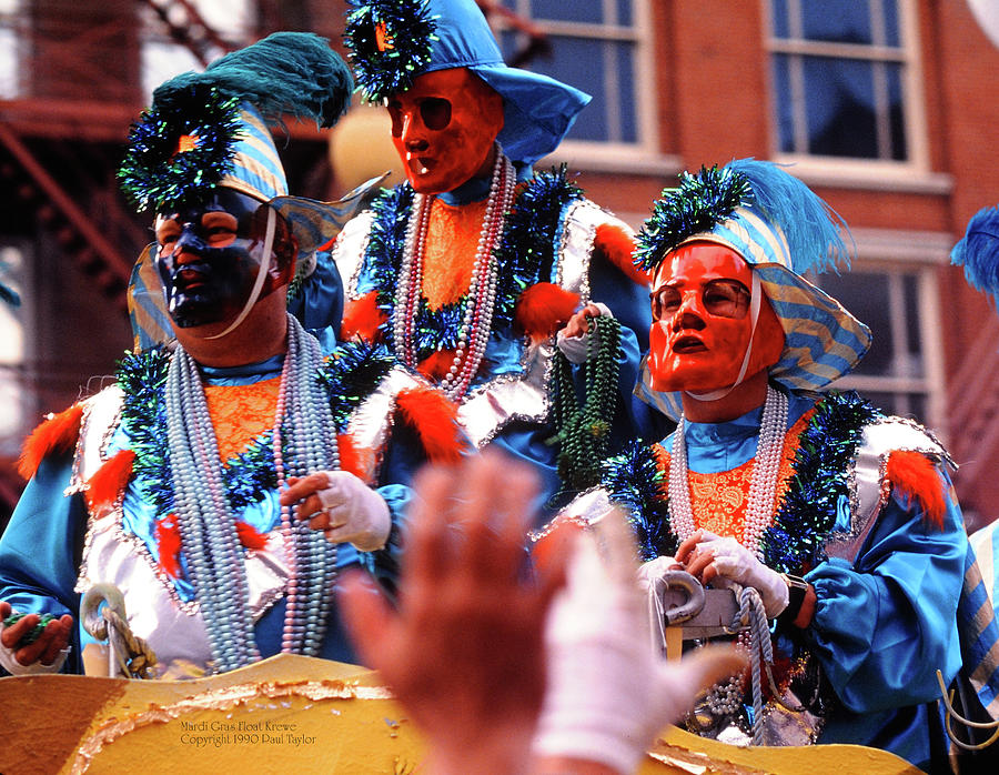 mardi gras float riders