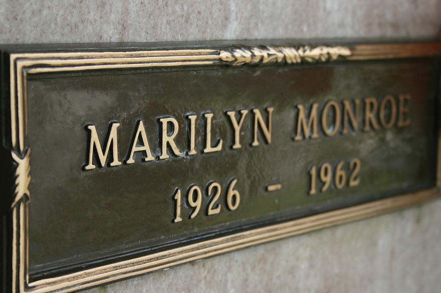 Marilyn Monroe Headstone Westwood Memorial Park Photograph by Vintage ...