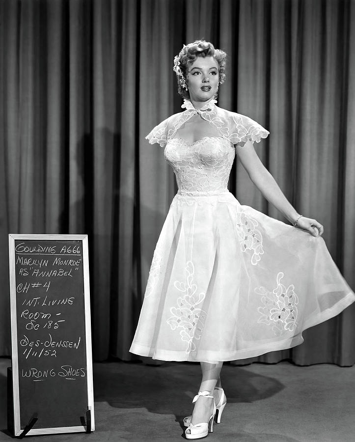 MARILYN MONROE in WERE NOT MARRIED -1952-, directed by EDMUND GOULDING. Photograph by Album