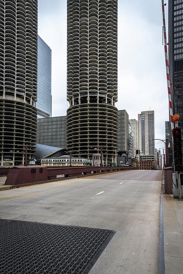 Marina City at State St Photograph by Laura Hedien