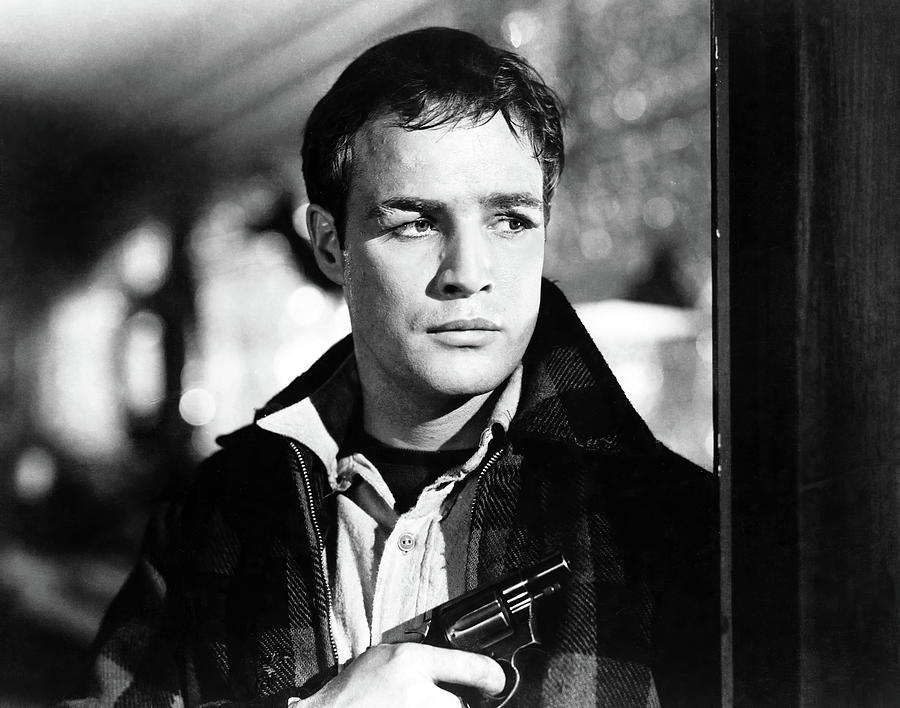 MARLON BRANDO in ON THE WATERFRONT -1954-, directed by ELIA KAZAN. Photograph by Album