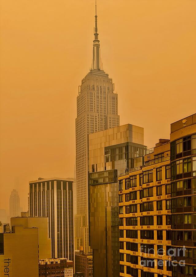 Nature Photograph - Mars Light In New York City 2 by Mioara Andritoiu