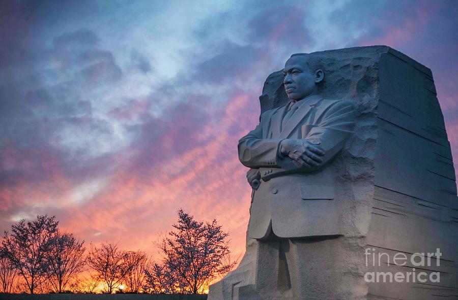 Martin Luther King Monument Photograph by Buddy Secor - Fine Art America