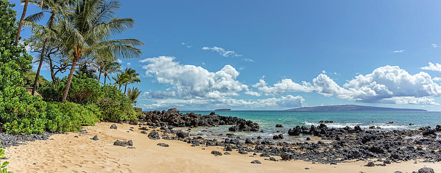 Maui sunny cove Photograph by Chris Spencer