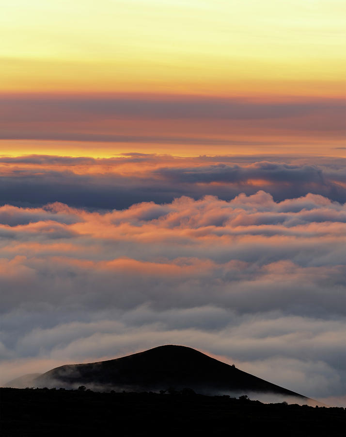 Sunset Photograph - Mauna Kea Puu Sunrise by Christopher Johnson