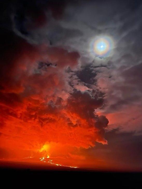 Mauna Loa Volcano Eruption 11 30 2022 Photograph by Bernadette Krupa