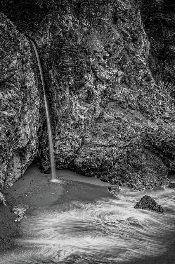 McWay Falls Monochrome Photograph by George Buxbaum