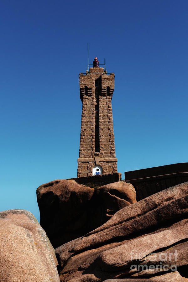 Mean Ruz Lighthouse Photograph
