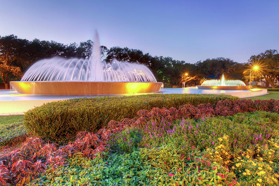 Houston Photograph - Mecom Fountain by Tim Stanley