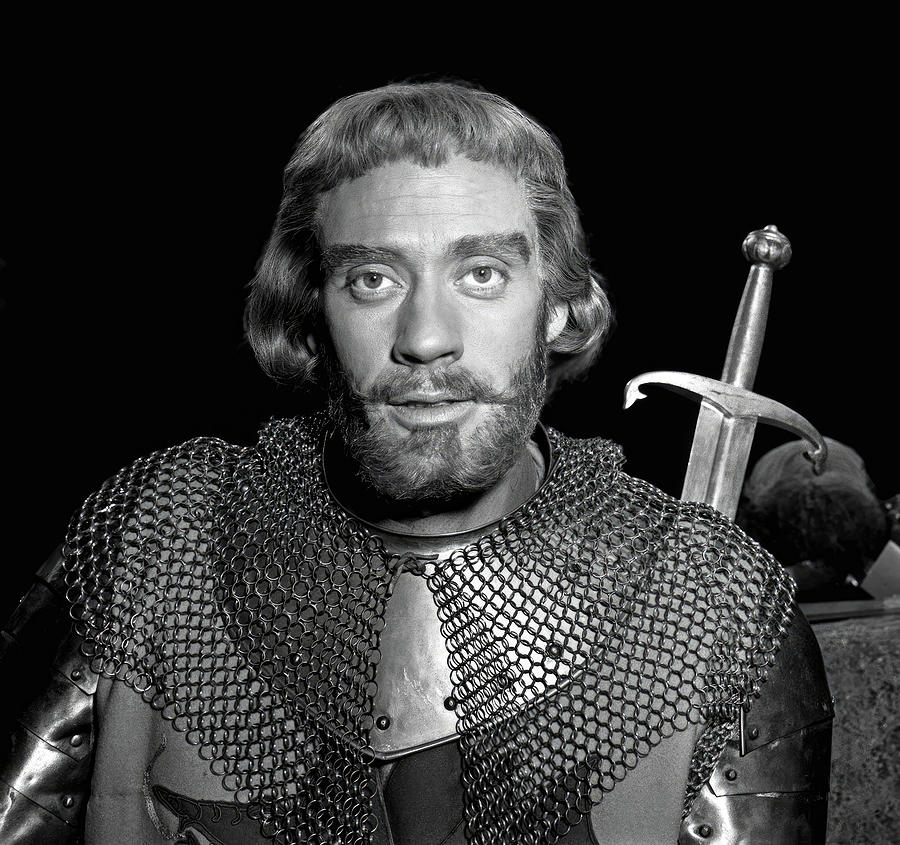 MEL FERRER in KNIGHTS OF THE ROUND TABLE -1953-, directed by RICHARD THORPE. Photograph by Album MEL FERRER in KNIGHTS OF THE ROUND TABLE -1953-, directed by RICHARD THORPE. Photograph by Album