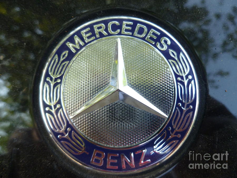STL file Mercedes-Benz logo・3D printer design to download・Cults