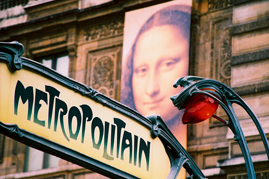 Metropolitain Mona Photograph by Claude Taylor