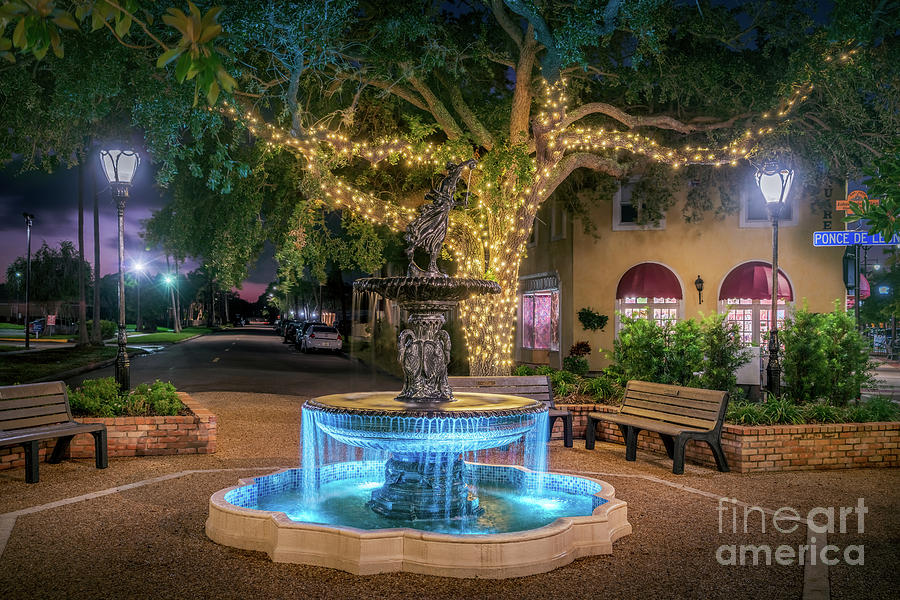 Miami Avenue Fountain at Christmas in Venice, Florida Photograph by Liesl Walsh
