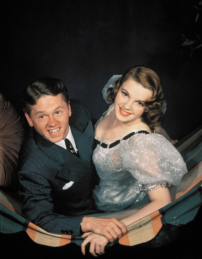 MICKEY ROONEY and JUDY GARLAND in STRIKE UP THE BAND -1940-, directed by BUSBY BERKELEY. Photograph by Album