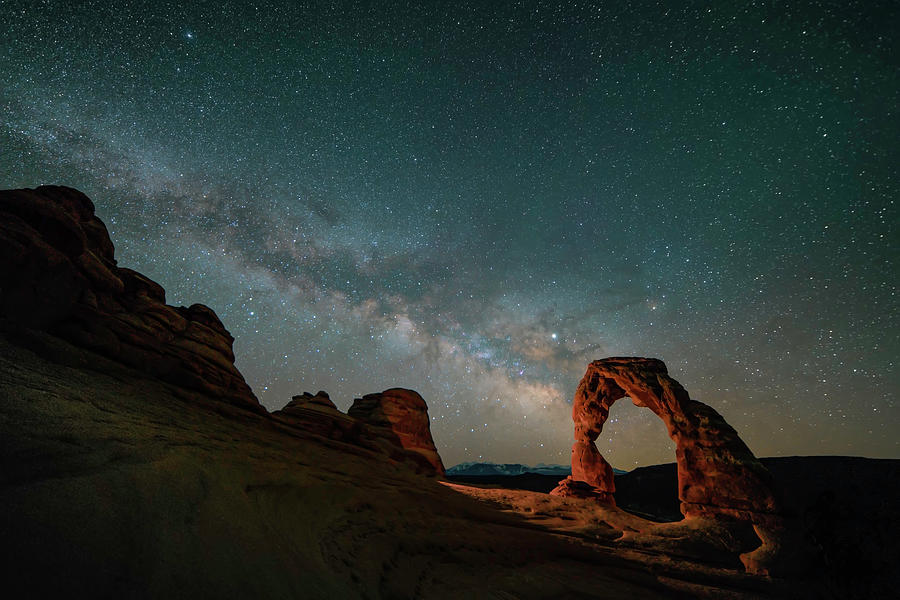 Milky Way Over Delicate Arch Photograph by Lindsay Thomson