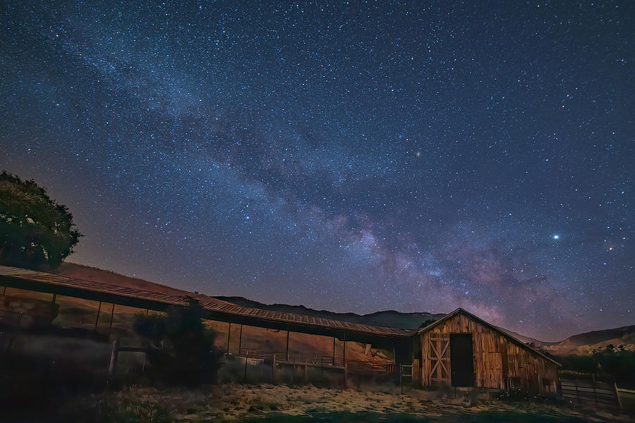 Milky Way Over Rustic Barn Photograph by Lindsay Thomson