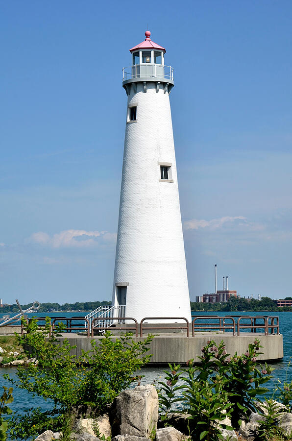 Detroit River Photograph - Milliken State Park Lighthouse by Steve Tracy