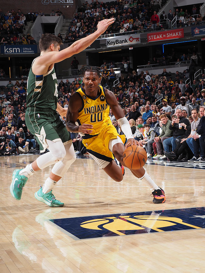 Indiana Pacers Photograph - Milwaukee Bucks v Indiana Pacers by Ron Hoskins